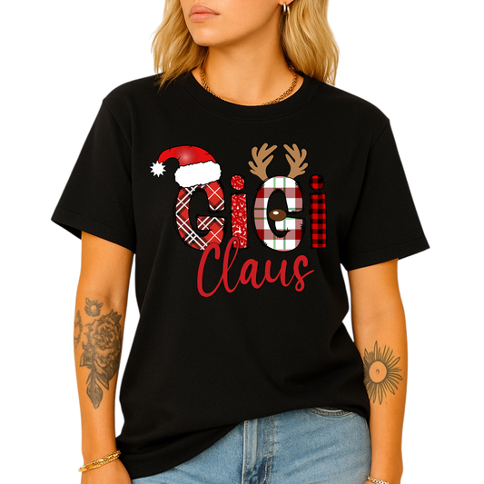 Gigi Claus Christmas Shirt for Grandma – Custom Gigi, Mimi, Nana Xmas Tee with Santa Hat & Plaid Design